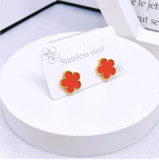 Elegant Five-Leaf Flower Jewelry Set – Titanium Steel Bracelet, Necklace & Stud Earrings