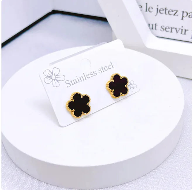 Elegant Five-Leaf Flower Jewelry Set – Titanium Steel Bracelet, Necklace & Stud Earrings